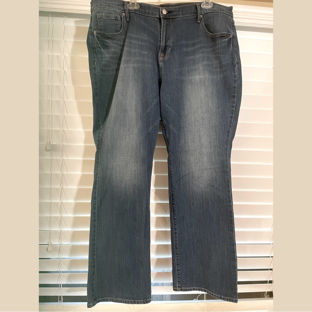 Old Navy Curvy Bootcut Jeans